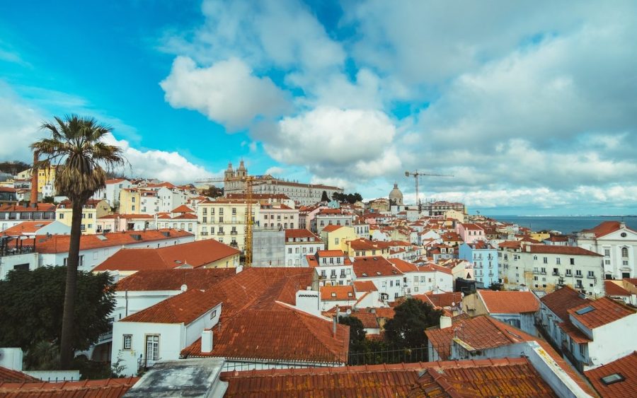 Miradouro (uitzichtpunt) Portas do Sol lissabon.jpg