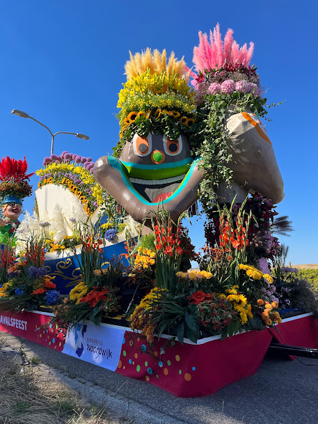 Katwijk aan Zee bloemencorso