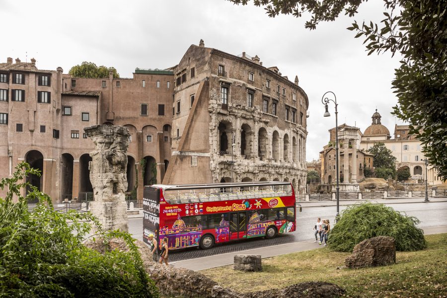 hop on hop off bus in Rome