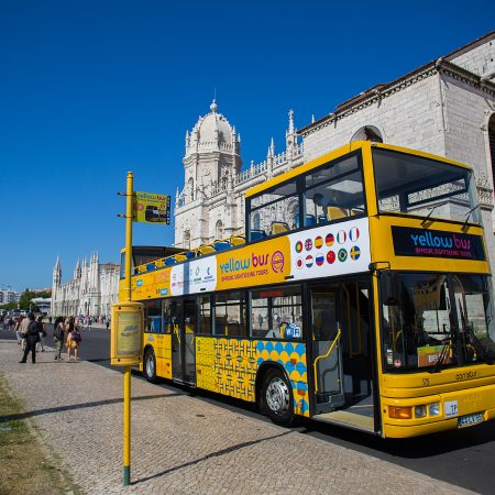 Hop on hop off bus in Lissabon