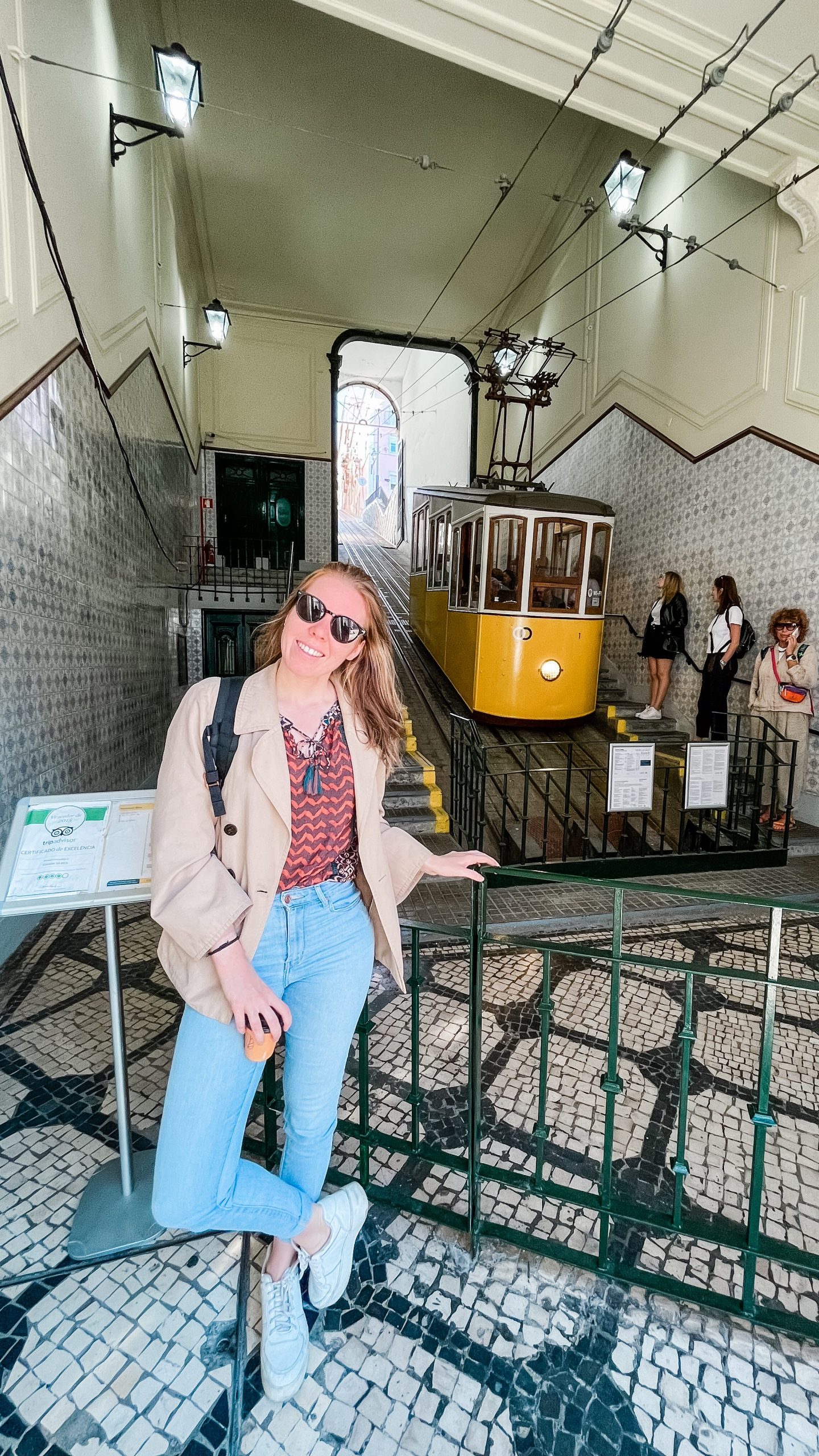 liften in lissabon ascensor da bica