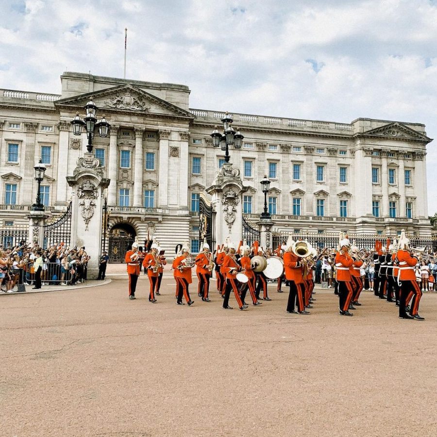 wisseling van de wacht bij buckingham palace londen