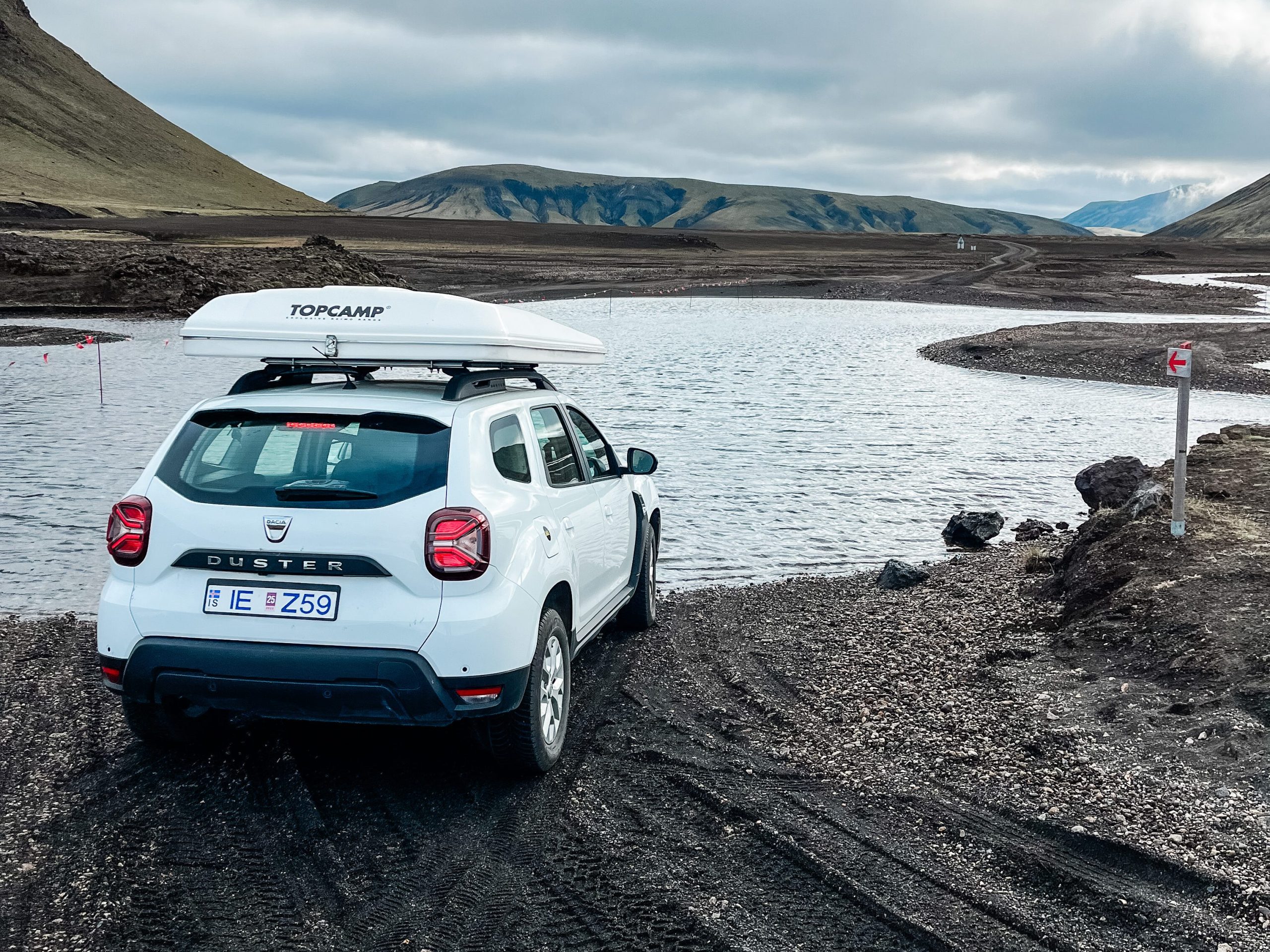 river crossing F225 met dacia Duster