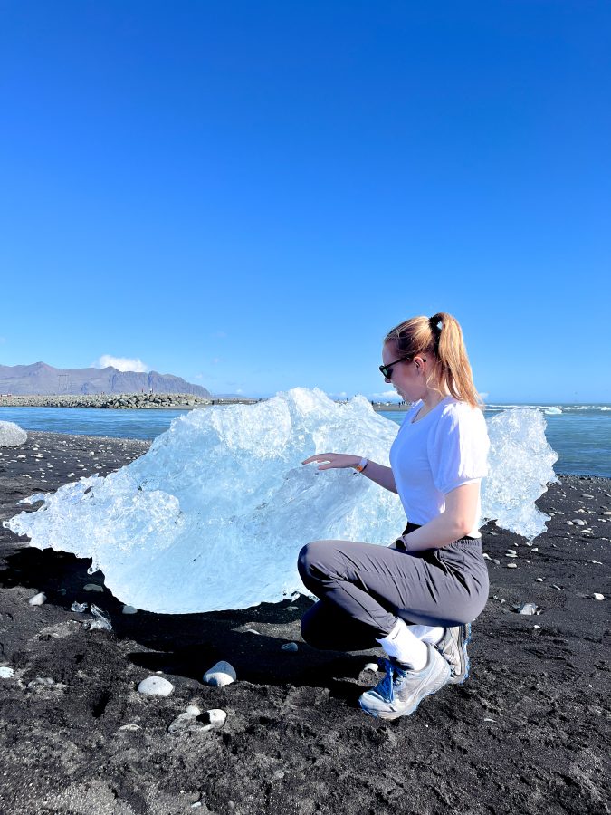 zwart strand met ijs diamanten ijsland