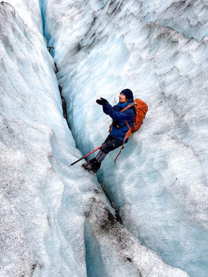 gletsjer hike gids wandeling over een glacier