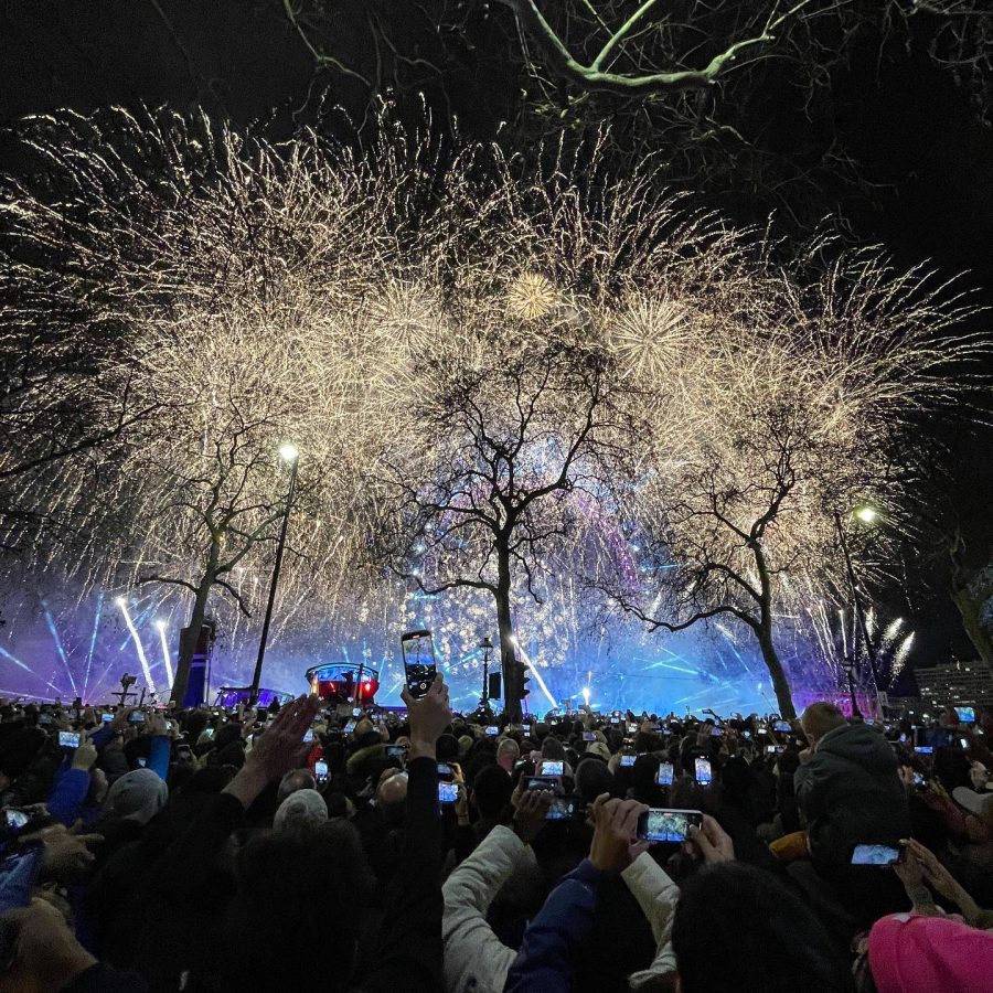 vuurwerk bij london eye tijdens oud en nieuw in londen