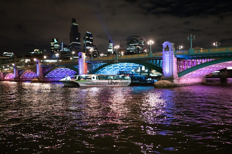 uber boat londen avond