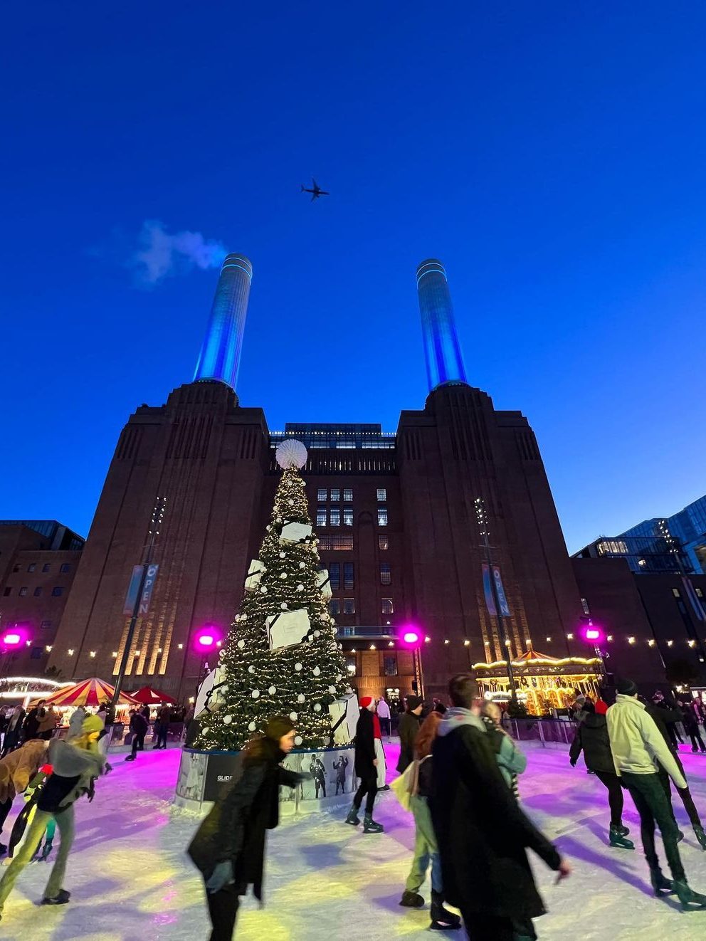 Glide At Battersea Power Station schaatsen in londen