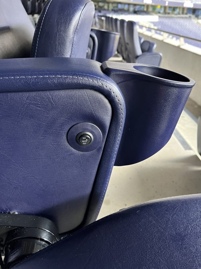 Stoelverwarming op de stoelen in het Tottenham stadion