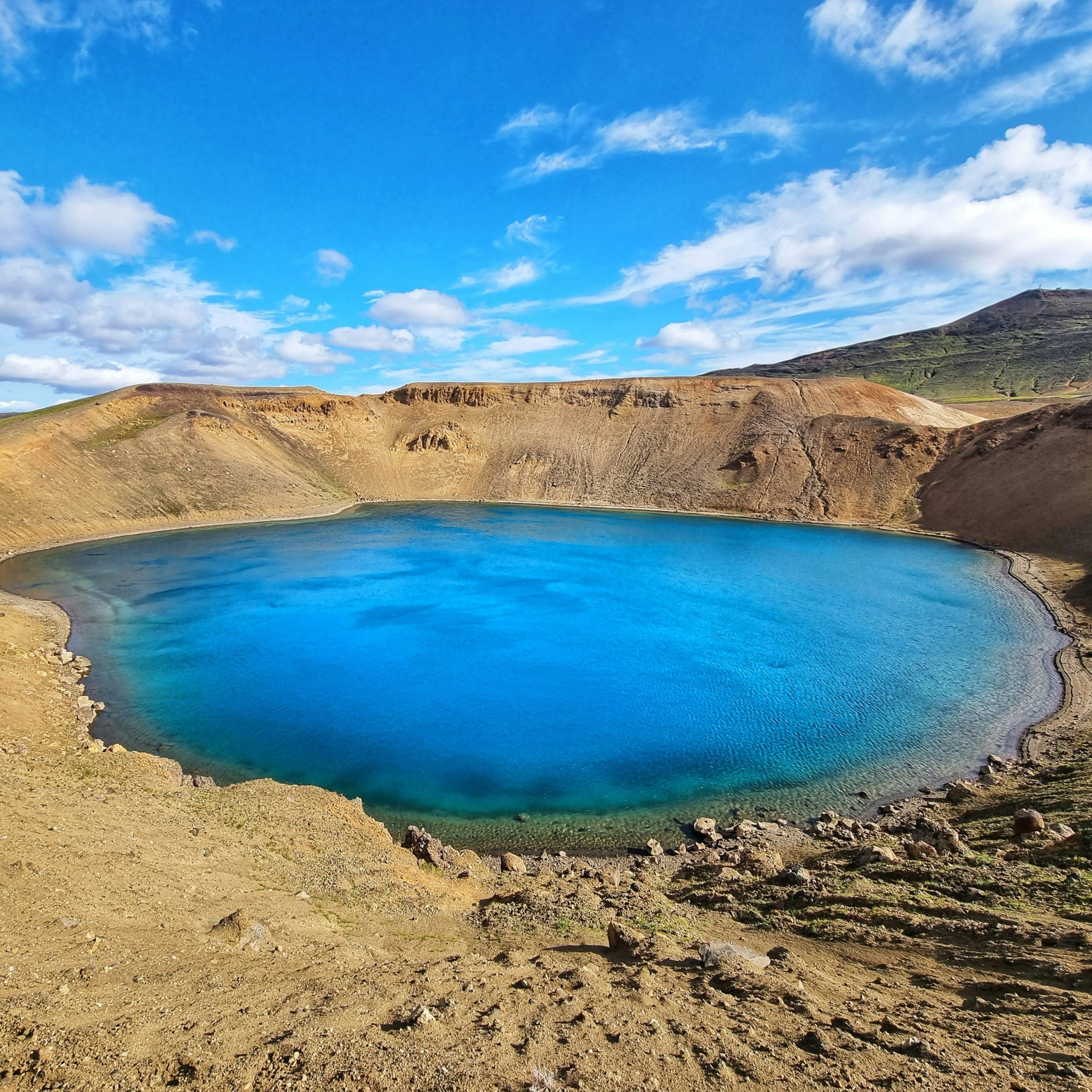 lake viti ijsland bezienswaardigheden