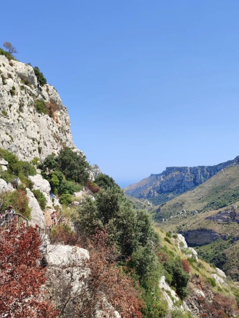 Cavagrande Del Cassibile Hike Zwemmen In Natuurlijke Meertjes Cavagrande Del Cassibile Hike Zwemmen In Natuurlijke Meertjes