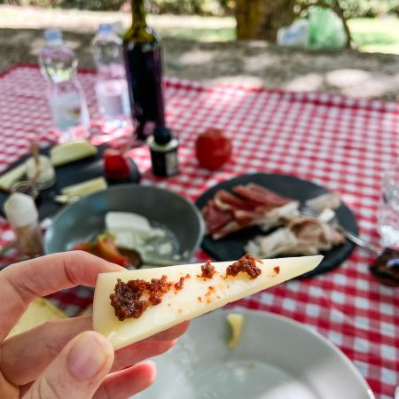 Ervaar het binnenland van Sardinië: lokaal ontbijtje met een local (vlakbij Nuoro)