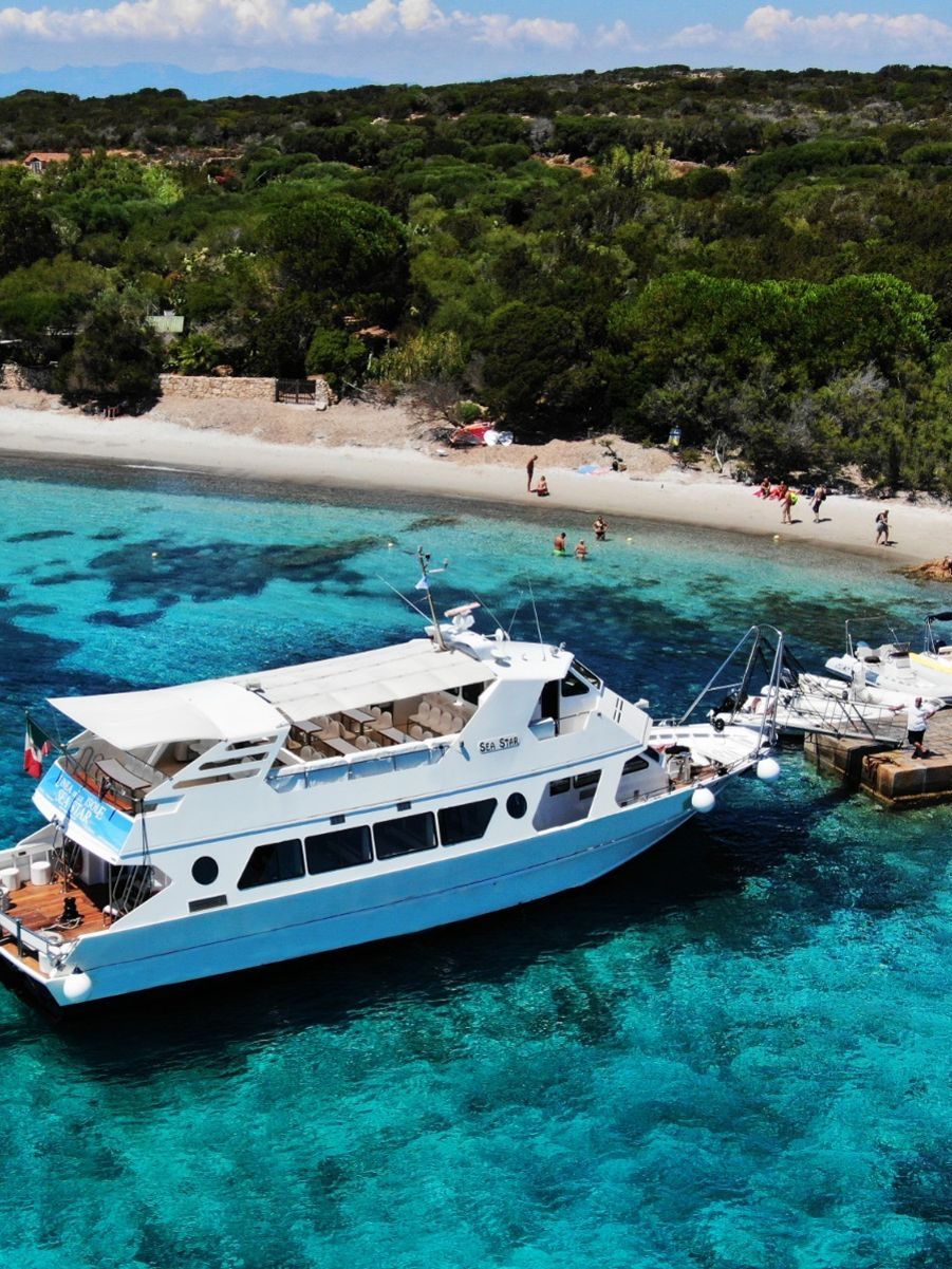 boottocht naar Cala Corsara een van de mooiste stranden van sardinie