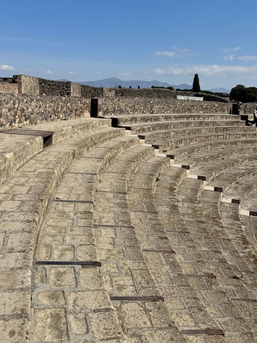 theater van odeon pompeii