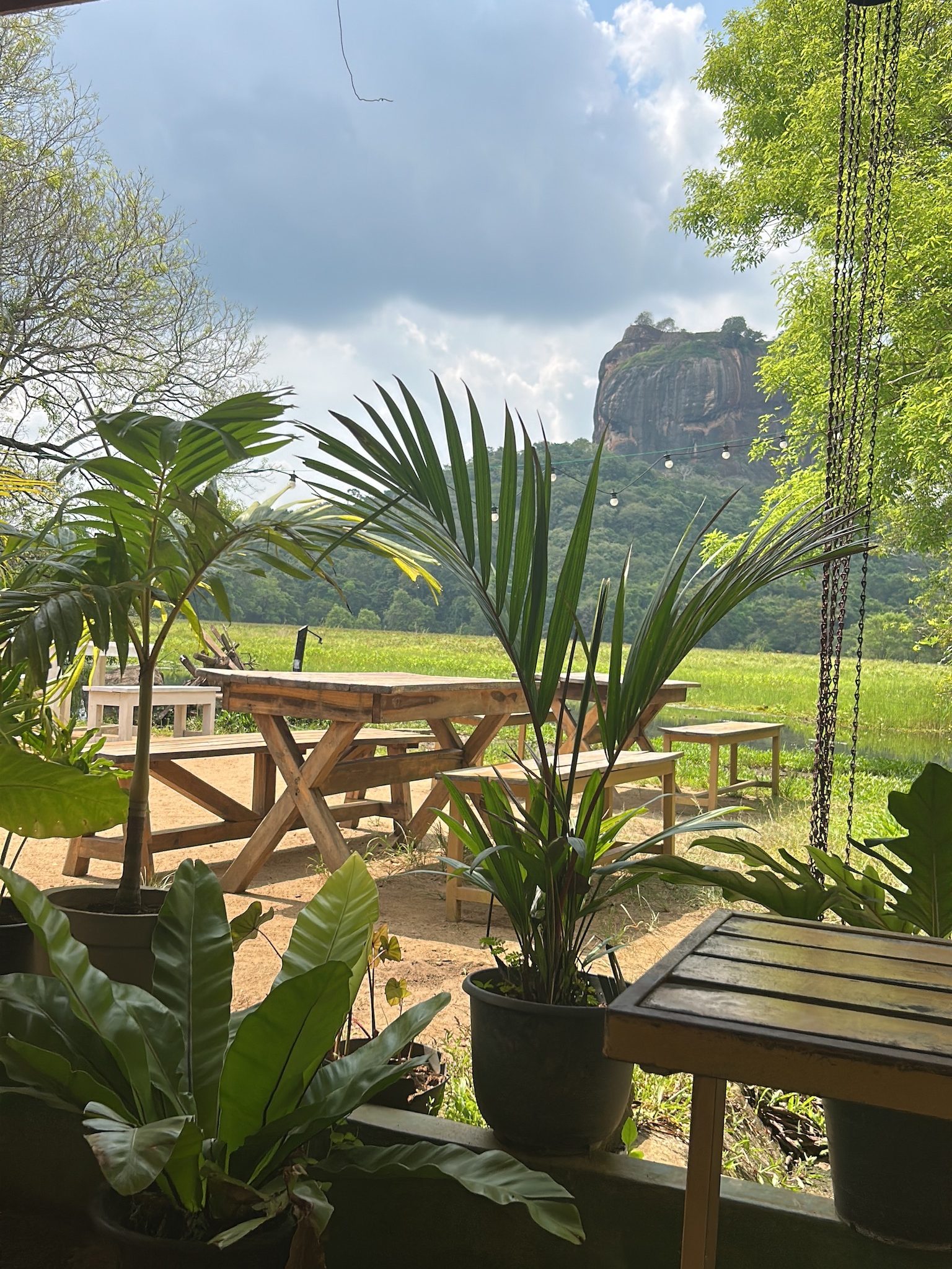 soul food restaurant met uitzicht op de lions rock sri lanka