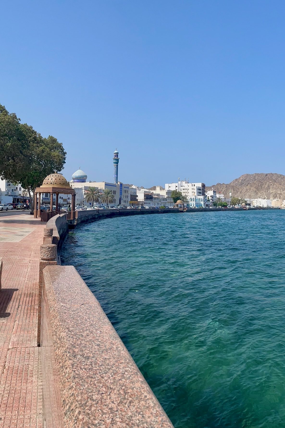 De haven van Muscat activiteiten