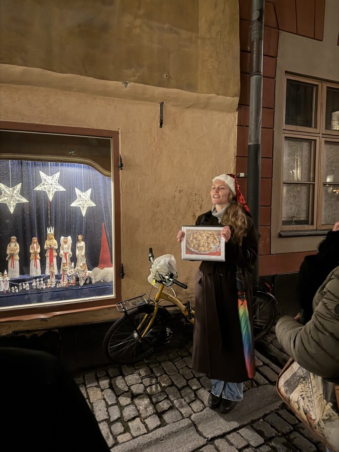 Olivia geeft hier uitleg over St. Lucia en de lussekatter broodjes 